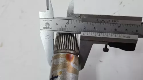  C82BC - BT 2.0/ (AUTO+HAND)/ BAKZIJDE 37 SPLAINS DIA.29MM/ 8GN53 (C82BC)