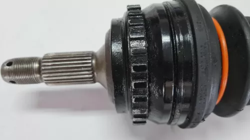  C82BC - BT 2.0/ (AUTO+HAND)/ BAKZIJDE 37 SPLAINS DIA.29MM/ 8GN53 (C82BC)