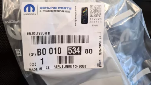 PSA / Stellantis B4/ SIERLIJST RECHTS/ ZIE B000829080 RP B001053480 (0000379286)